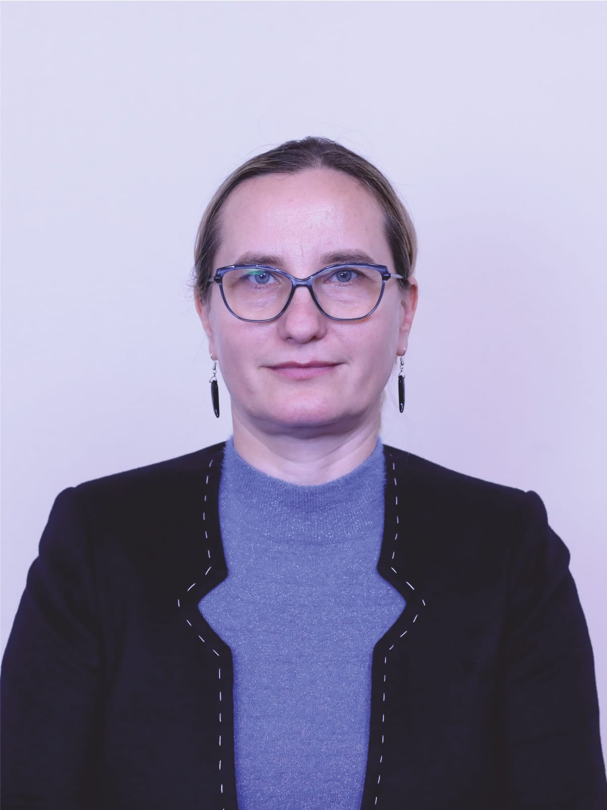 Dobo Elena